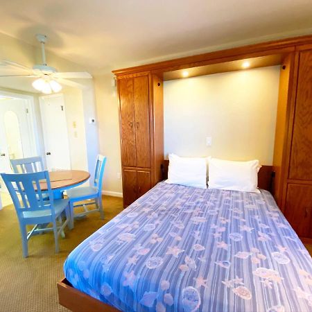 Camelot By The Sea Aparthotel Tierra Verde Exterior photo